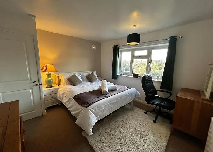 Large Cosy Home In Sutton Bonnington