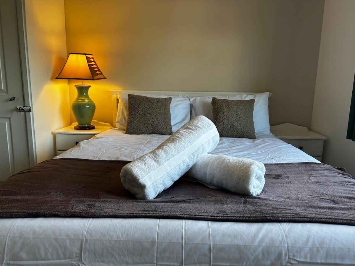 Large Cosy In Sutton Bonnington *